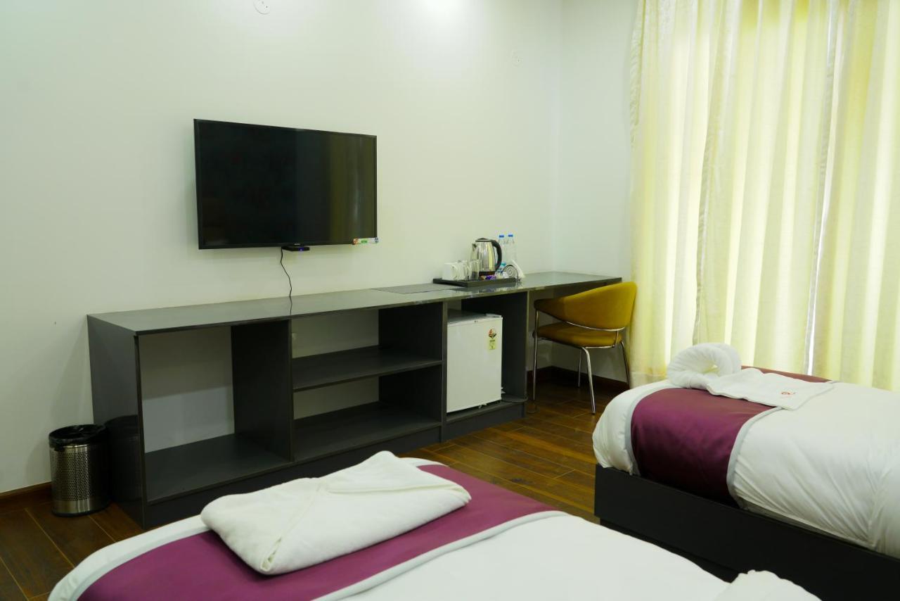 Lime Tree Hotel Pulkit Gurgaon-Artemis Hospital, Nearest Metro Huda City Centre Exterior photo