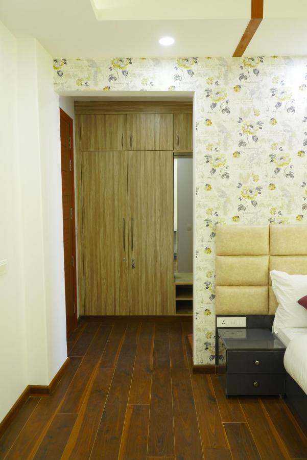 Lime Tree Hotel Pulkit Gurgaon-Artemis Hospital, Nearest Metro Huda City Centre Exterior photo